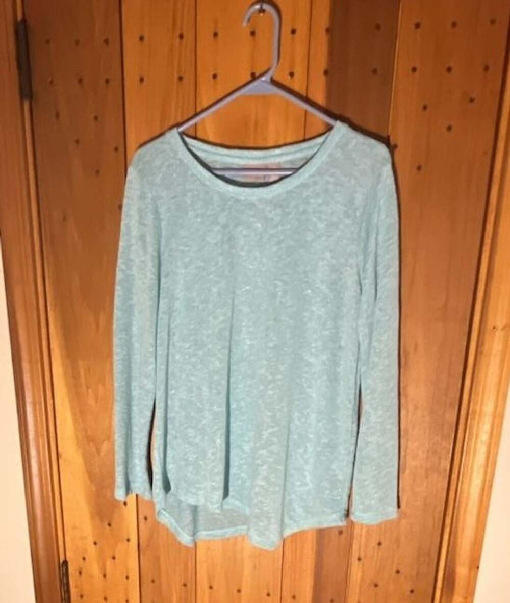 Chico's Long Sleeve Shimmer Crew Neck Knit Sweater Light Blue Size 1